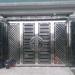 Mẫu cửa inox 4 cánh đan chéo đẹp cho nhà sang