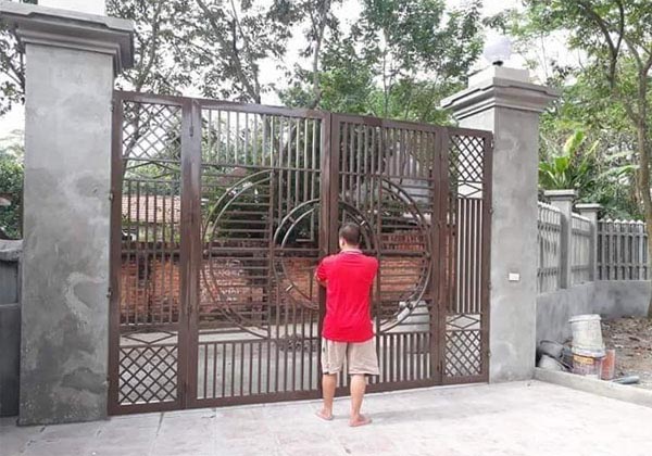 Cổng sắt 4 cánh đẹp