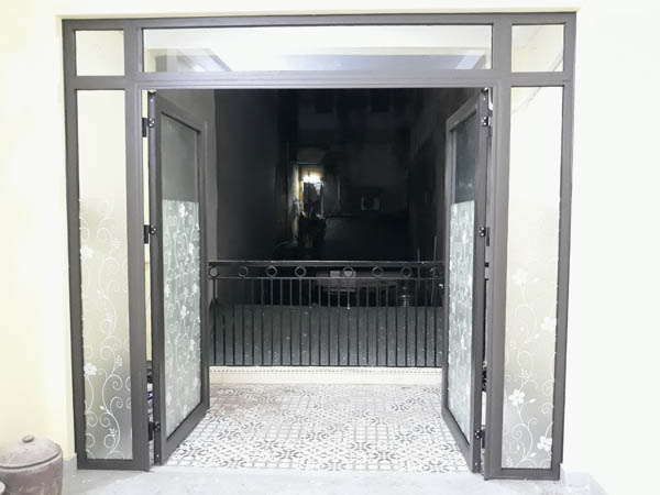 Cửa đi ban công việt pháp
