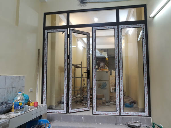 Cửa đi chính 4 cánh nhôm việt pháp hệ 450
