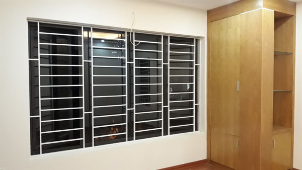 Sen hoa sắt cửa sổ