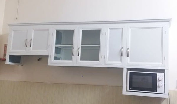 Tủ bếp bằng nhôm màu trắng sứ