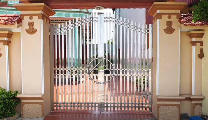 Cửa inox đẹp đang được nhiều khách hàng quan tâm và lựa chọn