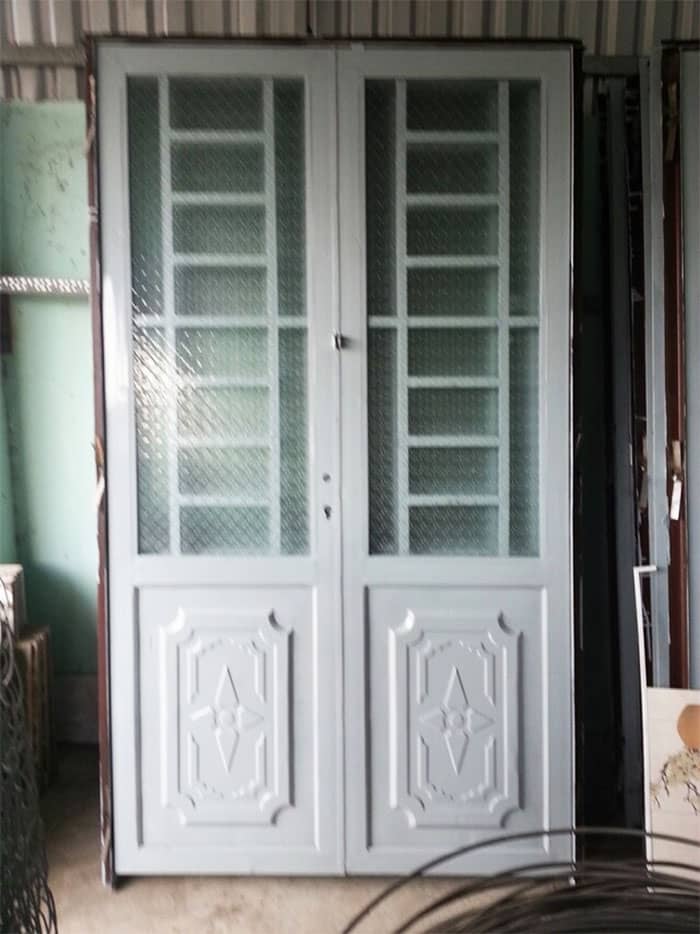 Gia công mẫu cửa sắt pano 2 cánh