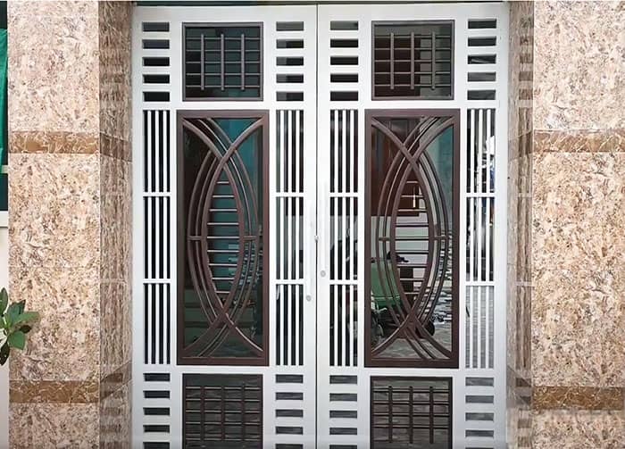 Giá thi công cửa sắt 2 cánh đẹp rẻ nhà dân