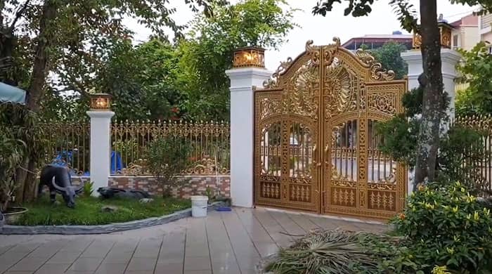 Kiểu hàng rào đẹp bằng nhôm đúc cho mẫu biệt thự hiện đại