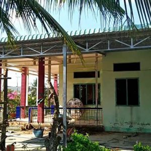 Bắn mái tôn trọn gói cho nhà vườn đẹp