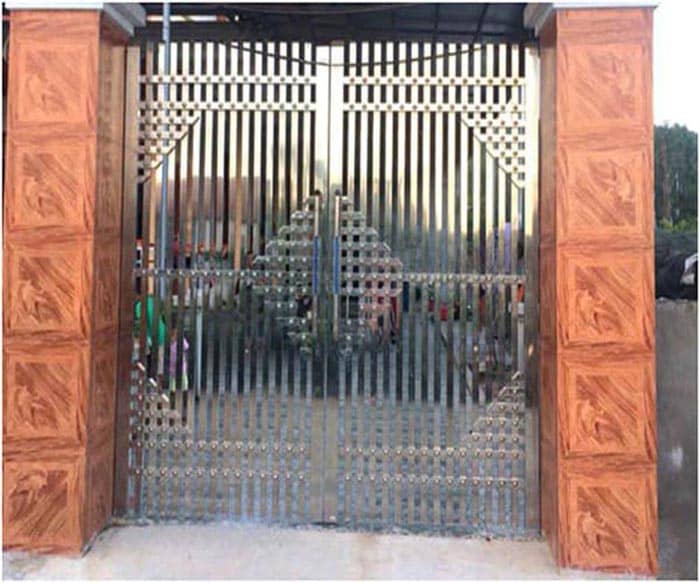 Mẫu cổng inox 2 cánh đẹp cứng cáp hiện đại