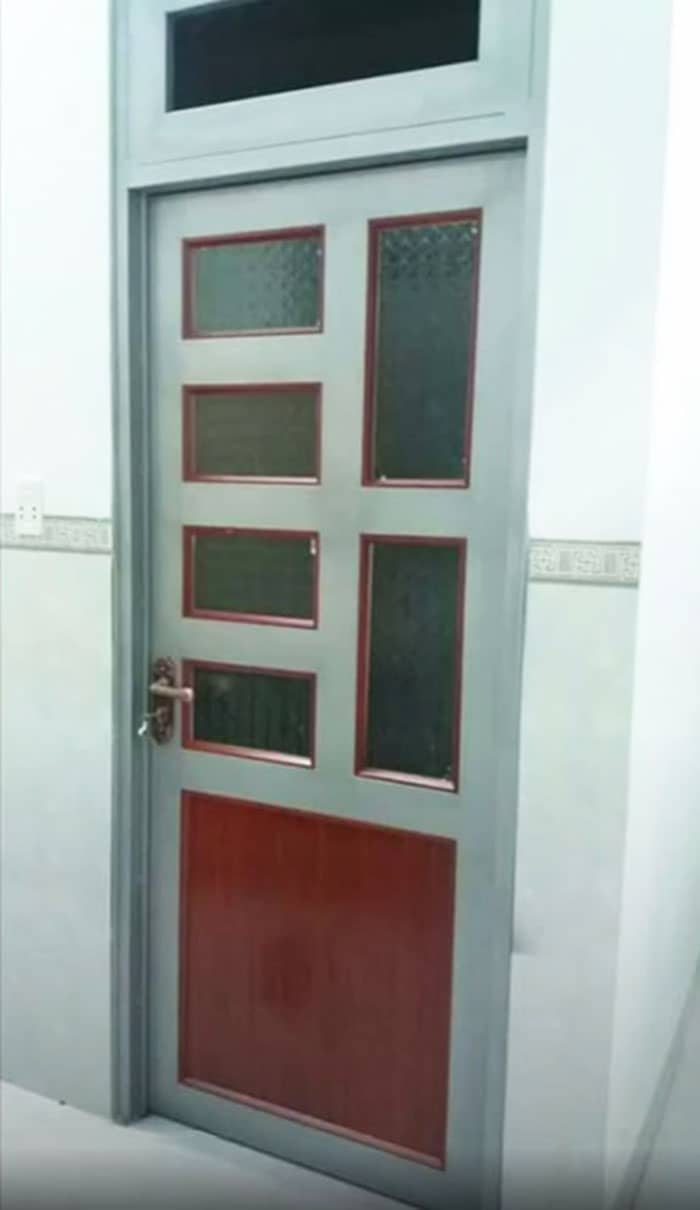 Mẫu cửa sắt phòng ngủ thiết kế đẹp và chắc chắn