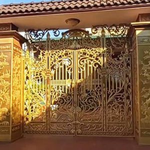 Mẫu hàng rào cổng nhôm đúc mạ vàng nghệ thuật sang trọng