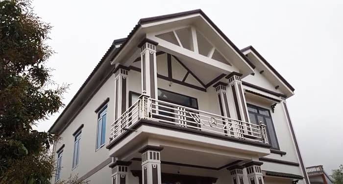 View nhà 2 tầng lan can inox đẹp