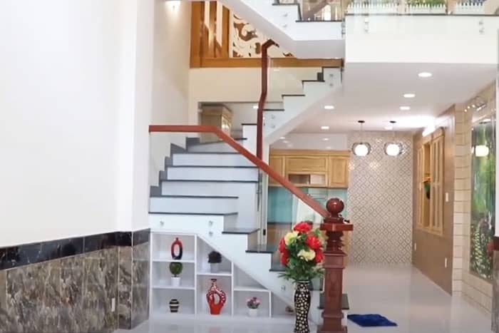 Mẫu cầu thang kính giá rẻ được việt pháp cung cấp và lắp đặt tại hà nội