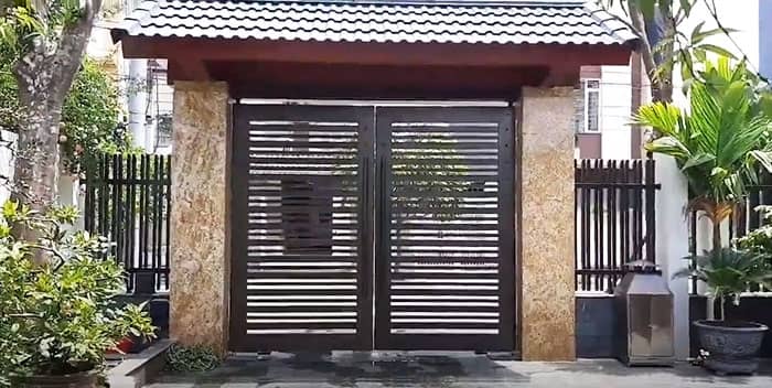 Cửa cổng sắt 2 cánh đóng mở tự động tiện dụng