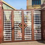 Cửa cổng sắt 4 cánh sơn tĩnh điện cao cấp bền đẹp cho nhà sang trọng