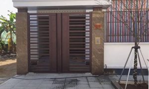 Các loại cửa cổng sắt thiết kế đơn giản sang trọng cho nhà đẹp