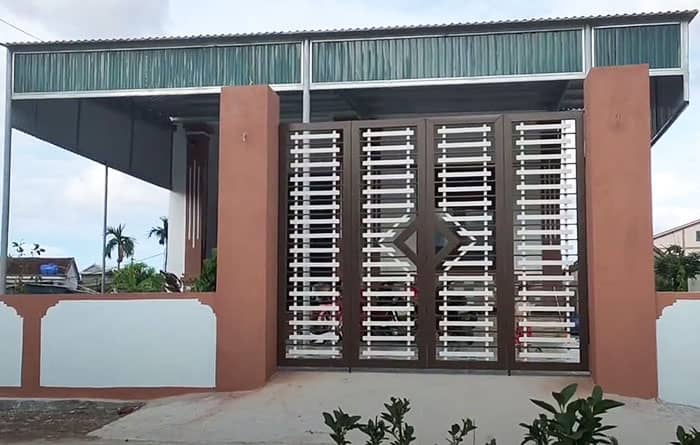 Thi công mẫu cửa chính bằng sắt hiện đại