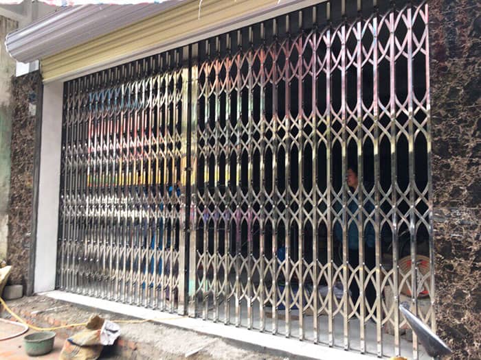 Mẫu cửa inox đẩy xếp không có lá gió tạo độ thông thoáng tối đa