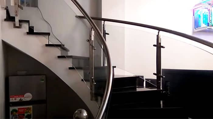 Cung cấp các mẫu lan can cầu thang xoắn inox kính sang trọng