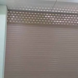 Cua cuon chay dien eurodoor van hanh em ai