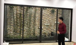 Cửa lùa nhôm xingfa 4 cánh khu tiểu cảnh đẹp đẳng cấp
