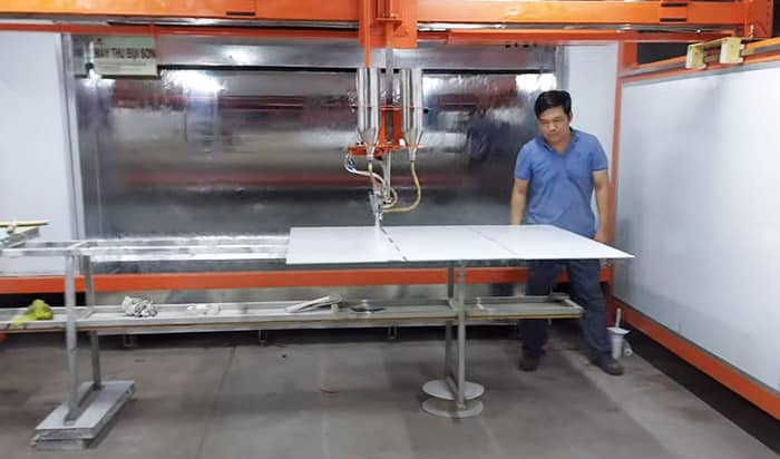 Kính màu trắng sơn phun tự động công nghệ cao cấp
