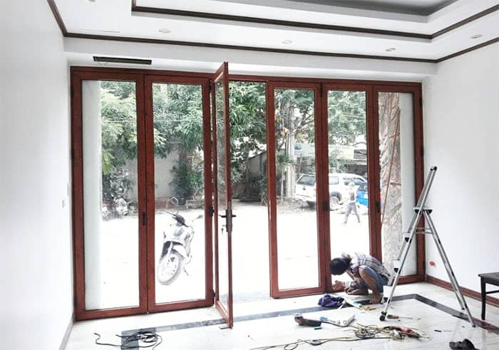 Lắp đặt phụ kiện cửa nhôm xingfa mở xếp trượt 6 cánh