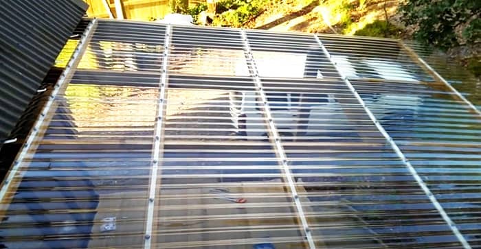 Mẫu mái nhựa thông minh lấy sáng dạng sóng đẹp hiện đại
