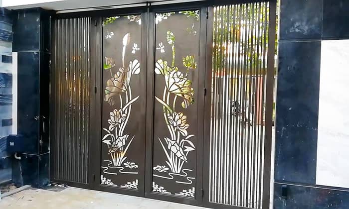 Kết cấu cửa sắt mở 4 cánh phù hợp với các mô hình công ty vừa và nhỏ