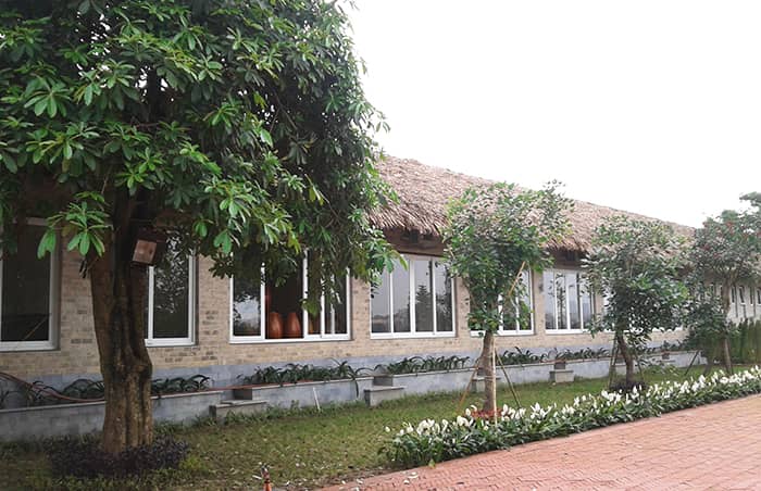 Resort dùng hệ 400 cửa việt pháp rất đẹp