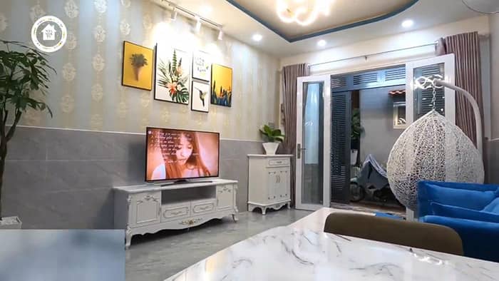 Noi that phong khach nho dep hai hoa tong the