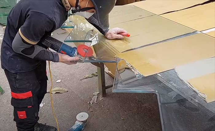 Mài các cạnh kính cường lực