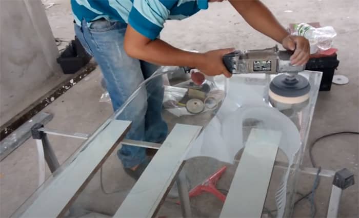 Xử lý mài kính cường lực bị trầy xước