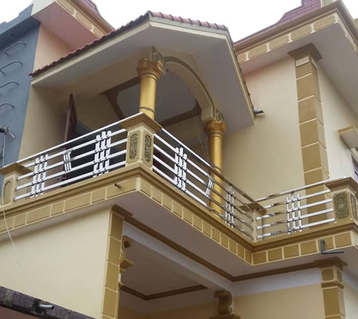 Mau lan can inox mau trang thanh lich hien dai