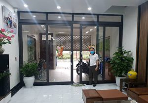 Mẫu cửa trượt quay nhà đẹp sang trọng