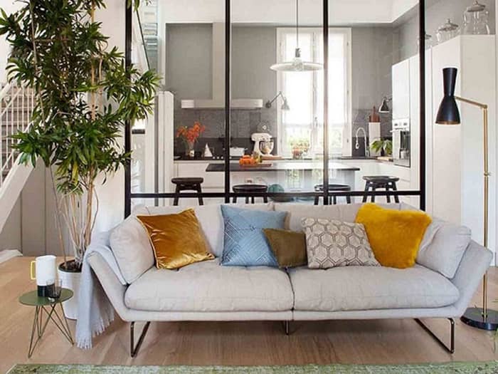 Vách ngăn nhôm kính cường lực bền đẹp cho phòng khách và bếp