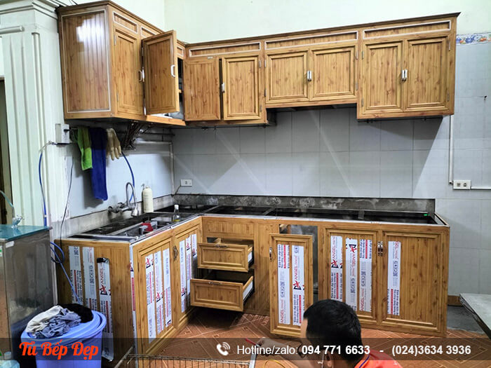 Mẫu tủ nhôm treo tường nhà bếp đẹp hiện đại