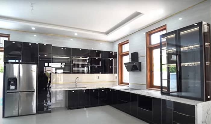 Cửa nhôm tủ bếp cánh kính cao cấp hiện đại