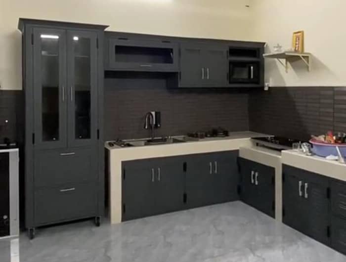 Lắp đặt tủ bếp trên và dưới bằng nhôm xingfa