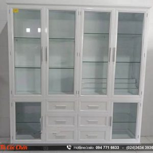 Mẫu tủ to màu trắng để được nhiều cốc chén hơn