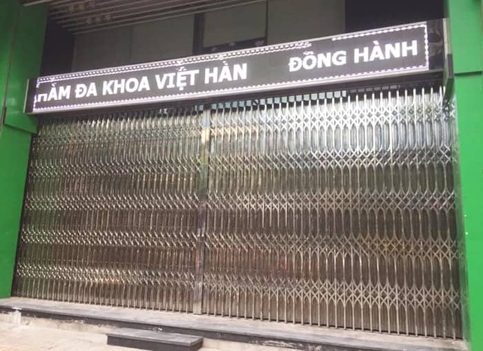 Lắp cửa xếp lá gió tại bệnh viện đa khoa