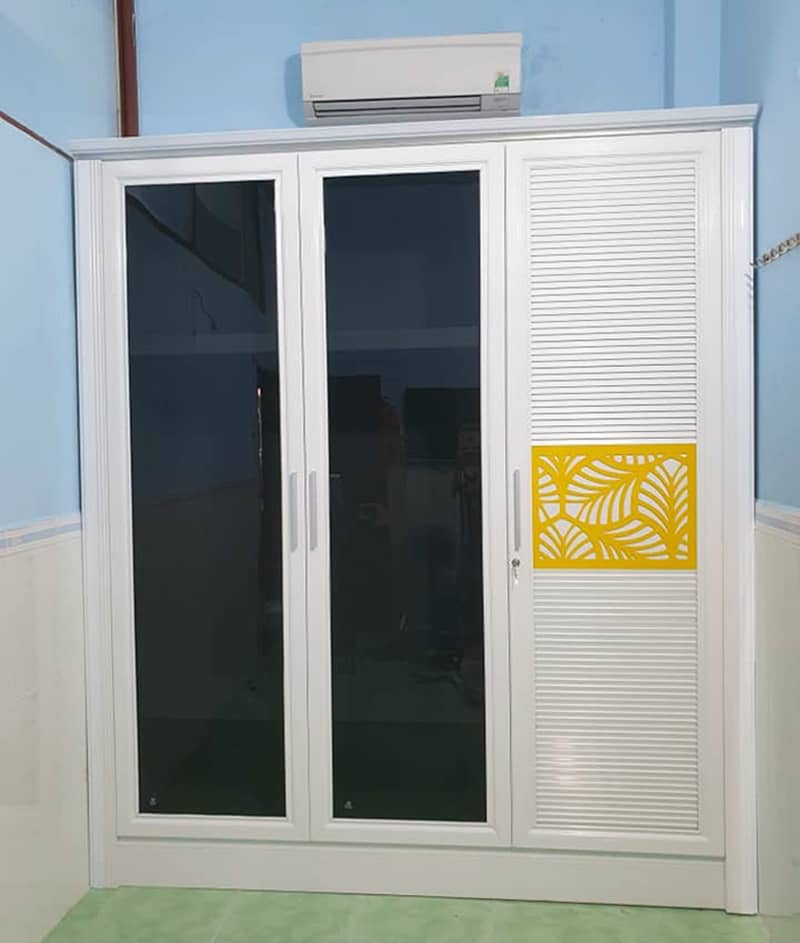 Mẫu tủ quần áo nhôm xingfa mở quay trắng đẹp vietphapgroup