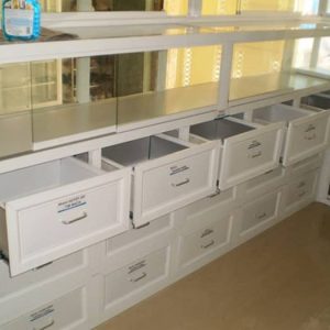 Mẫu tủ nhôm kính bán hàng có ngăn kéo tiện dụng
