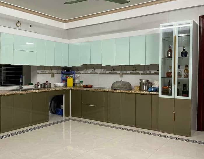 Tủ Rượu Cánh Kính Cường Lực An Toàn Và Hiện Đại