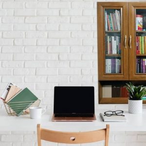 Tủ sách có cửa kính