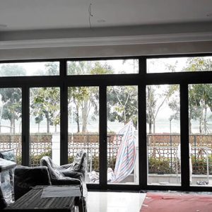 Cửa xếp trượt nhôm xingfa 6 cánh màu nâu đẹp