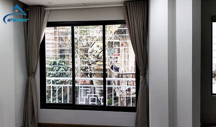 Mẫu cửa sổ nhôm 3 cánh đẩy trượt nhẹ nhàng linh hoạt