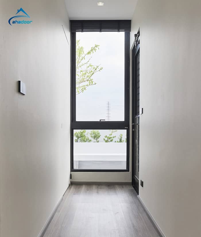 Mẫu cửa sổ nhôm kính chia trên cánh dưới cố định