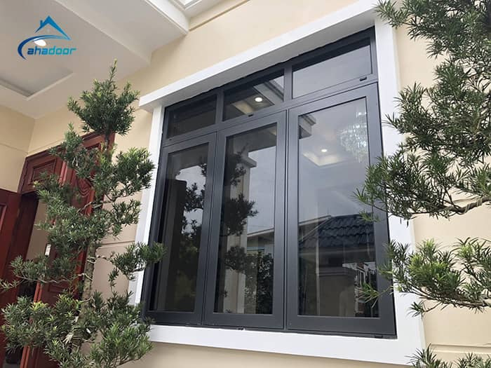 Cửa sổ nhôm màu ghi sần được khách hàng Cầu Giấy rất thích