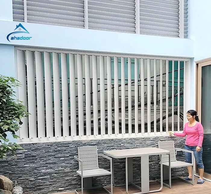 Cửa nhôm lá sách