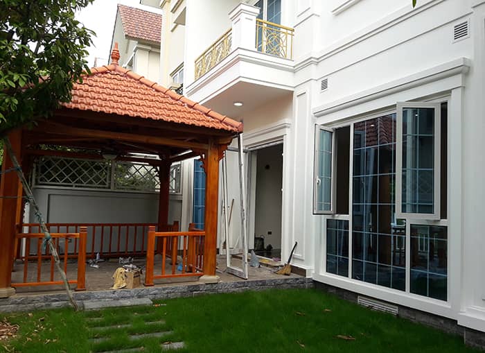Cửa nhôm xingfa cách âm cao cấp kính phản quang đẹp